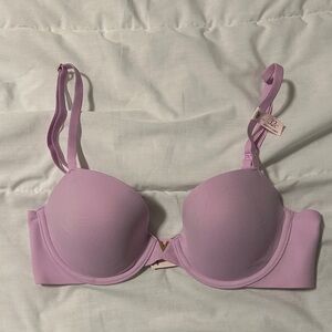 Victoria secret Demi bra in a beautiful lilac color. NWT size 32c